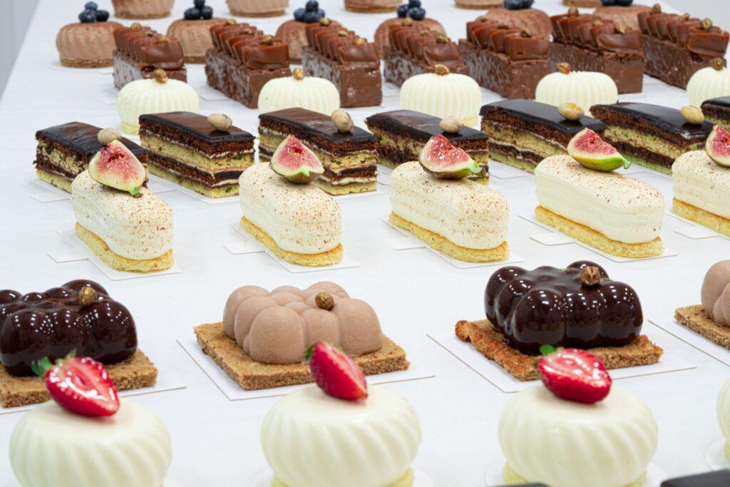 Petit fours surtidos